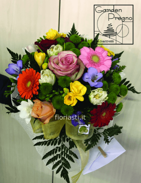Bouquet di fiori e colori assortiti